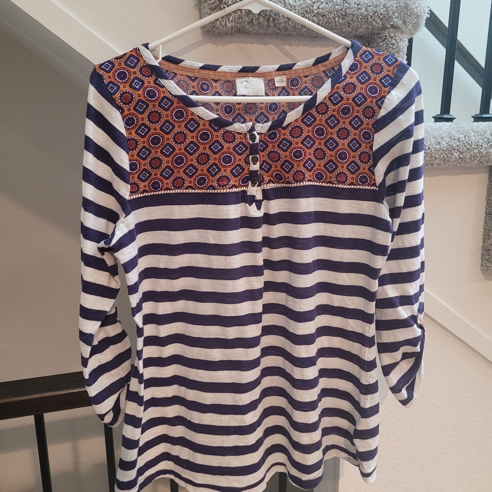 COPY - ANTHROPOLOGIE POSTMARK Womens Mixed Print Henley Tee Blue White Orange B…